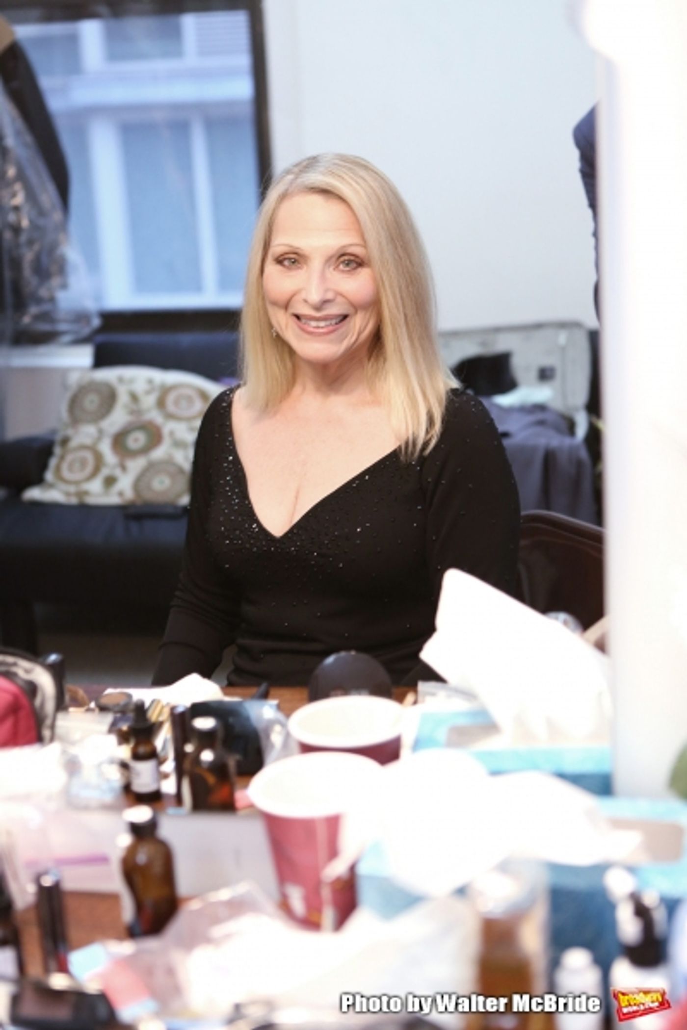 Exclusive Photo Coverage: Backstage with Roslyn Kind at 54 Below Exclusive Photo Coverage: Backstage with Roslyn Kind at 54 Below Image