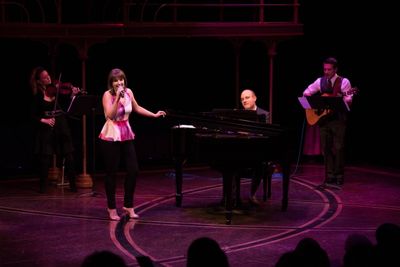 Jessie Mueller and company Photo