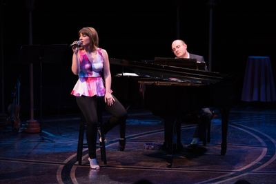 Jessie Mueller and company Photo