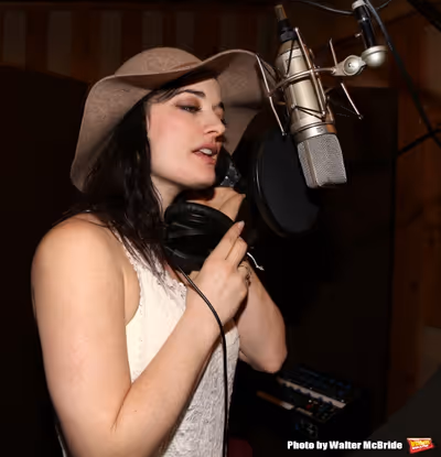 Laura Michelle Kelly  Photo
