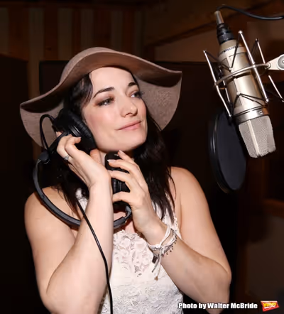 Laura Michelle Kelly  Photo