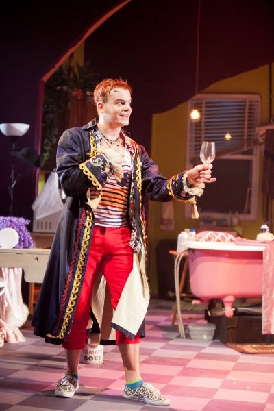 Alex Mills as Jerry Photo
