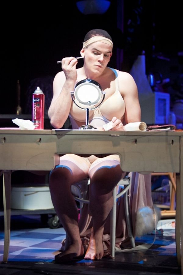 Alex Mills as Jerry Photo