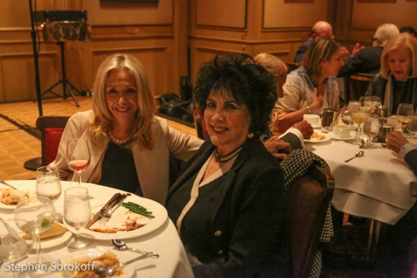 Photo Coverage: Magic & Comedy Night at Friars Club  Image