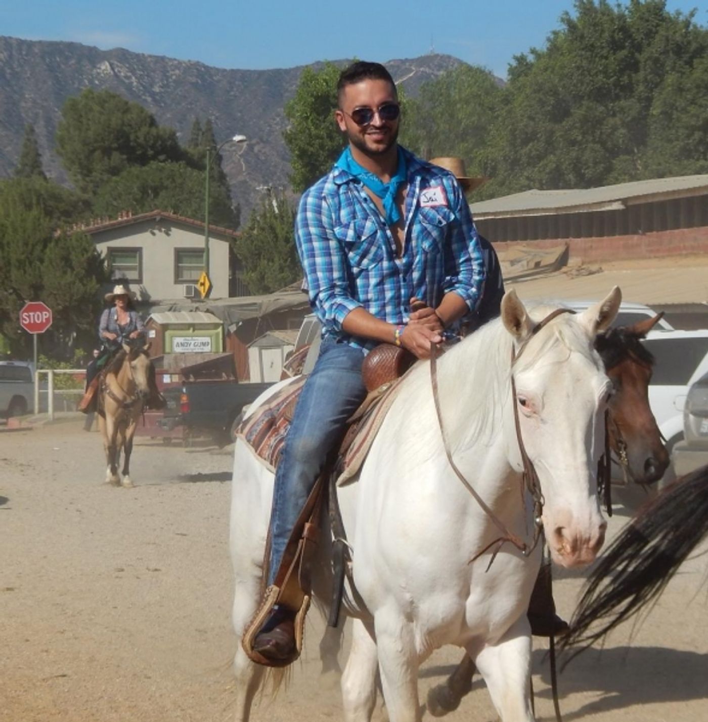 Photo Flash: Saddle Up LA Hosts Kick-Off Party at Oil Can Harry's Today  Image