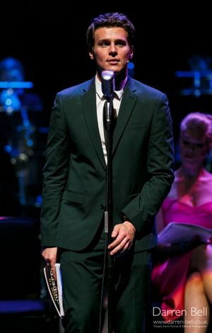 Jonathan Groff Photo