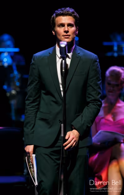 Jonathan Groff Photo