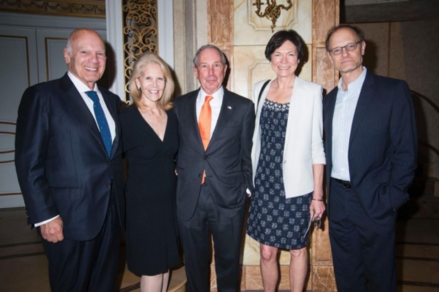 Photo Flash: Mayor Bloomberg Visits Broadway's IT SHOULDA BEEN YOU  Image
