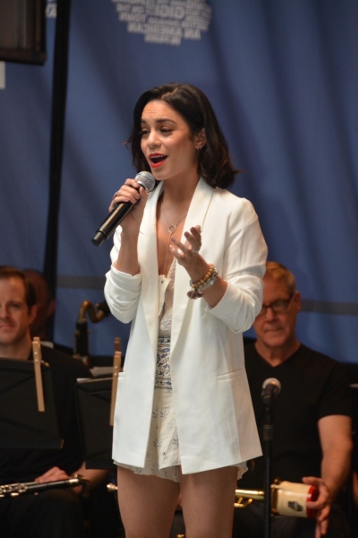 Photo Coverage: Hangin' with the Stars of 2015 Stars In The Alley!  Image