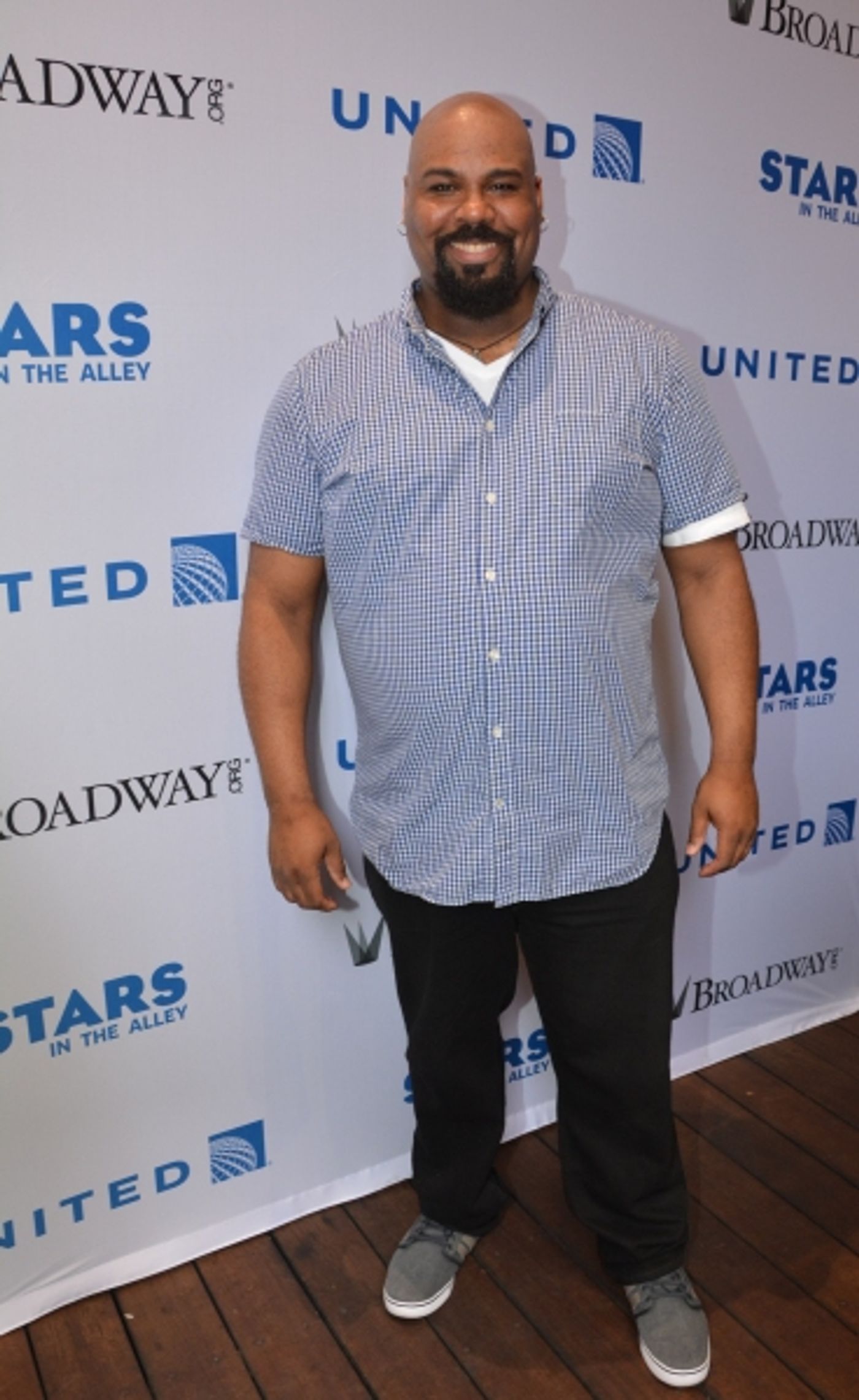 Photo Coverage: Hangin' with the Stars of 2015 Stars In The Alley!  Image