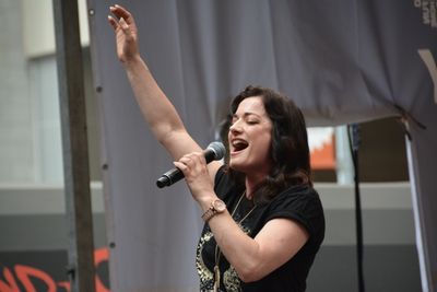 Laura Michelle Kelly Photo