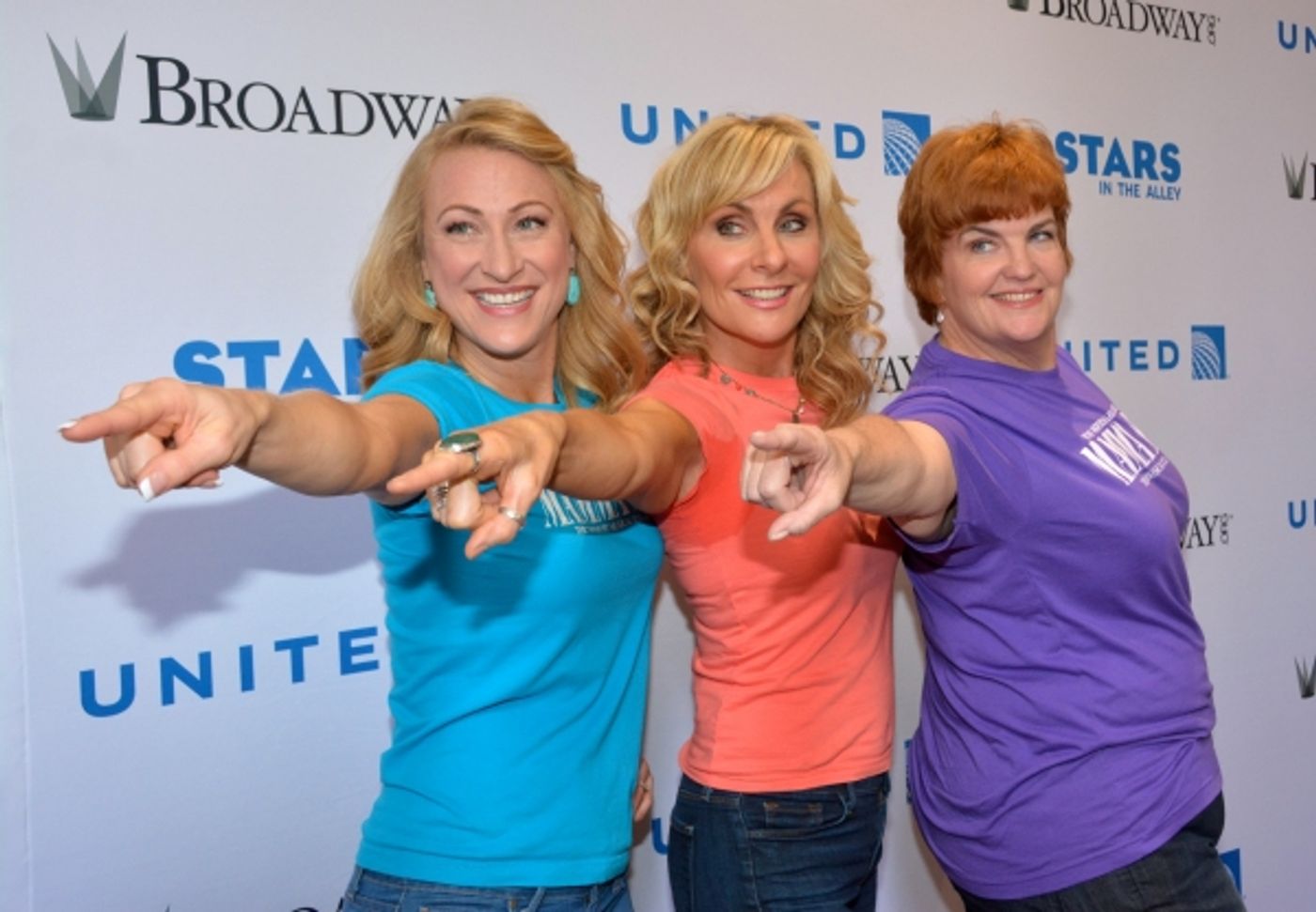 Photo Coverage: Hangin' with the Stars of 2015 Stars In The Alley!  Image