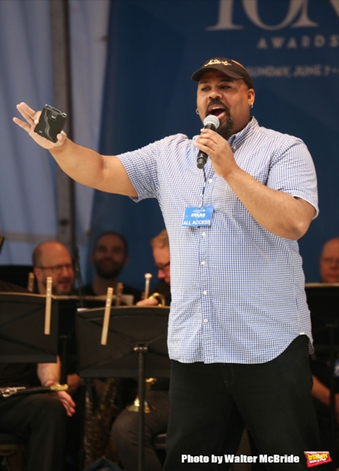 Photo Coverage: Singin' in the Street! Broadway Unites for Another Year of Stars in the Alley - Part One  Image