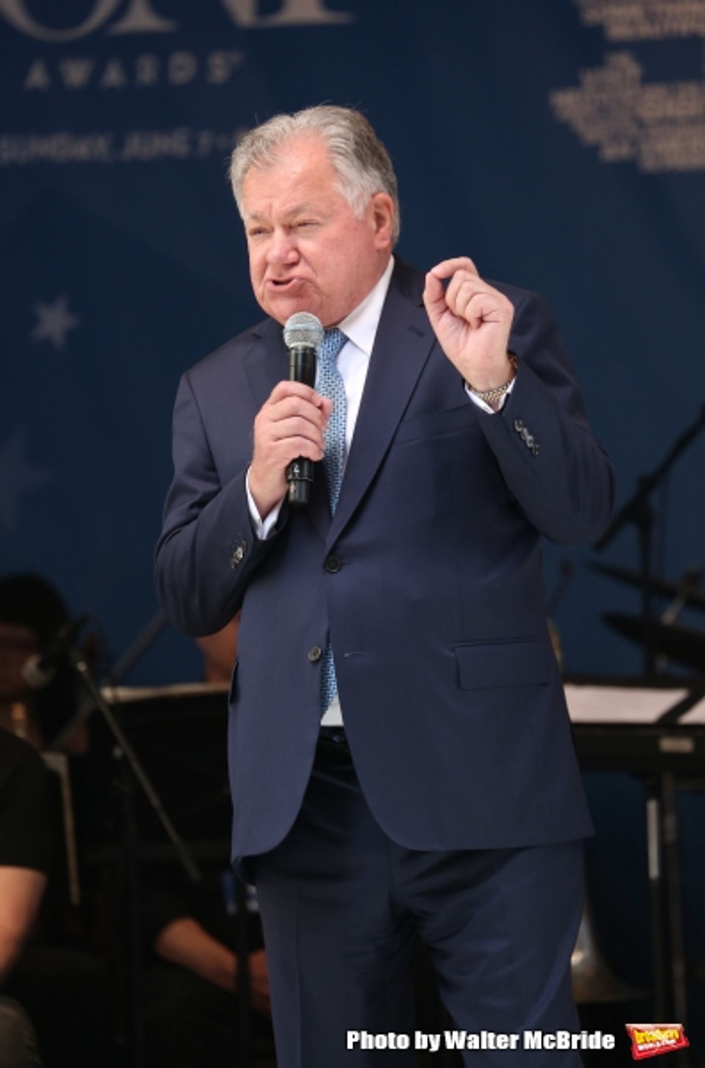 Photo Coverage: Singin' in the Street! Broadway Unites for Another Year of Stars in the Alley - Part One  Image