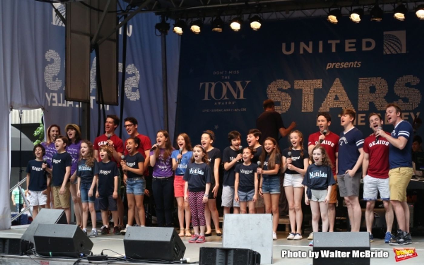 Photo Coverage: Singin' in the Street! Broadway Unites for Another Year of Stars in the Alley - Part One  Image