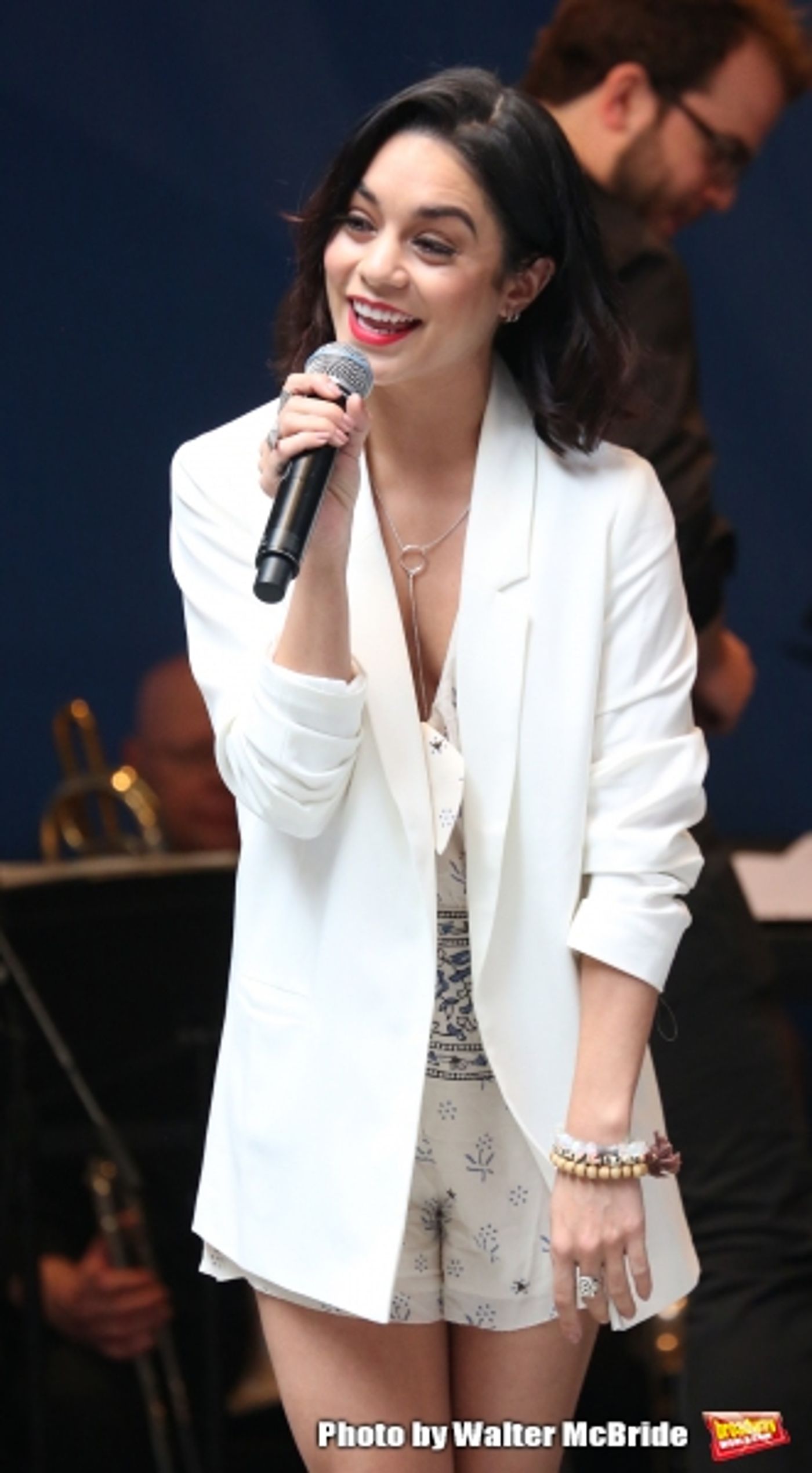 Photo Coverage: Singin' in the Street! Broadway Unites for Another Year of Stars in the Alley - Part One  Image