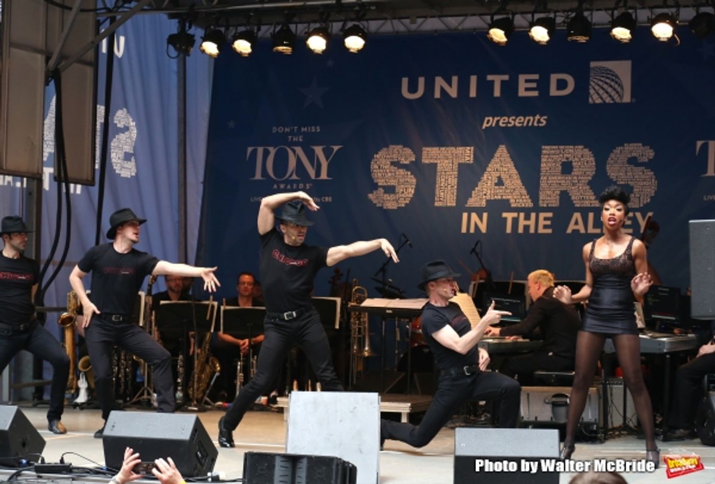 Photo Coverage: Singin' in the Street! Broadway Unites for Another Year of Stars in the Alley - Part One  Image
