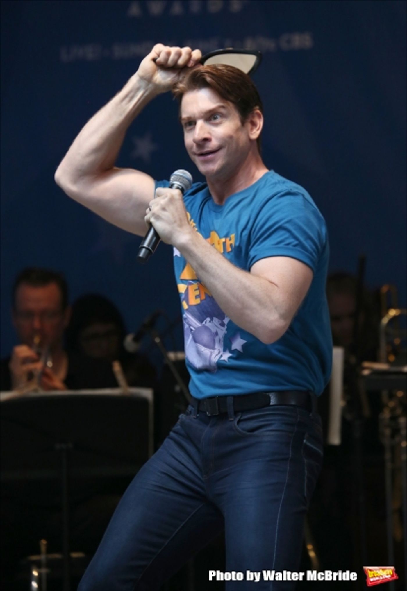 Photo Coverage: Singin' in the Street! Broadway Unites for Another Year of Stars in the Alley - Part Two  Image