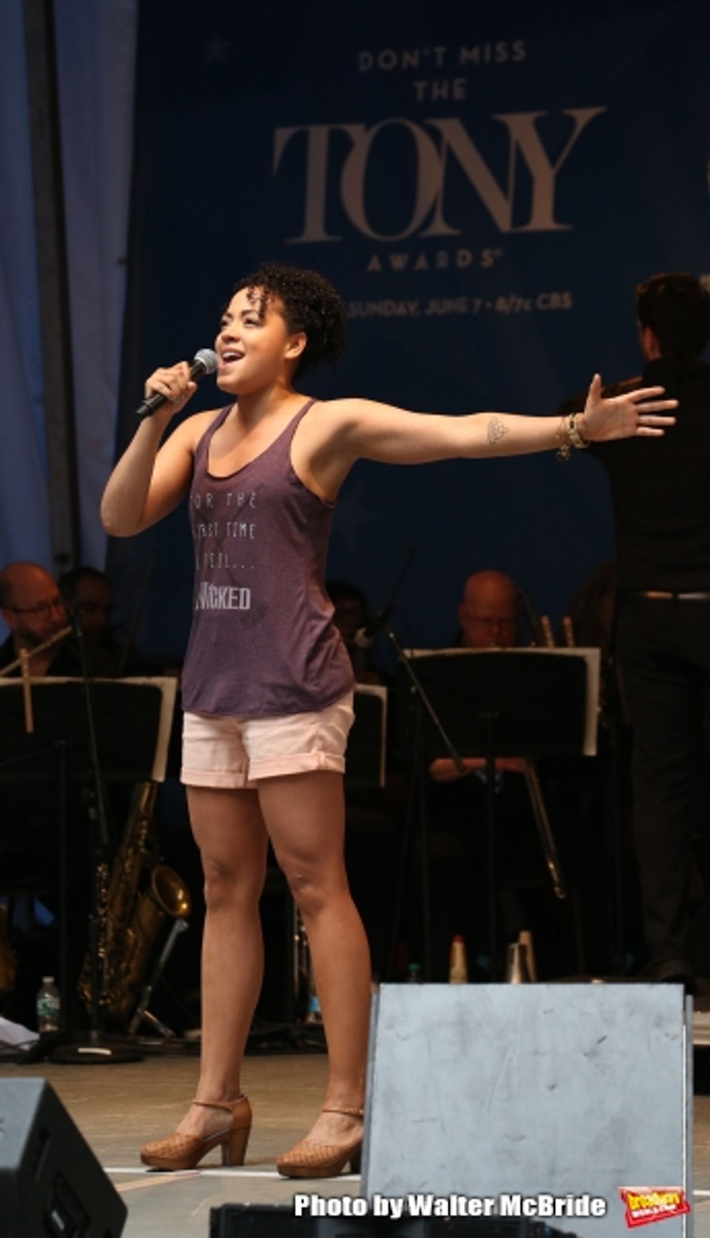 Photo Coverage: Singin' in the Street! Broadway Unites for Another Year of Stars in the Alley - Part Two  Image