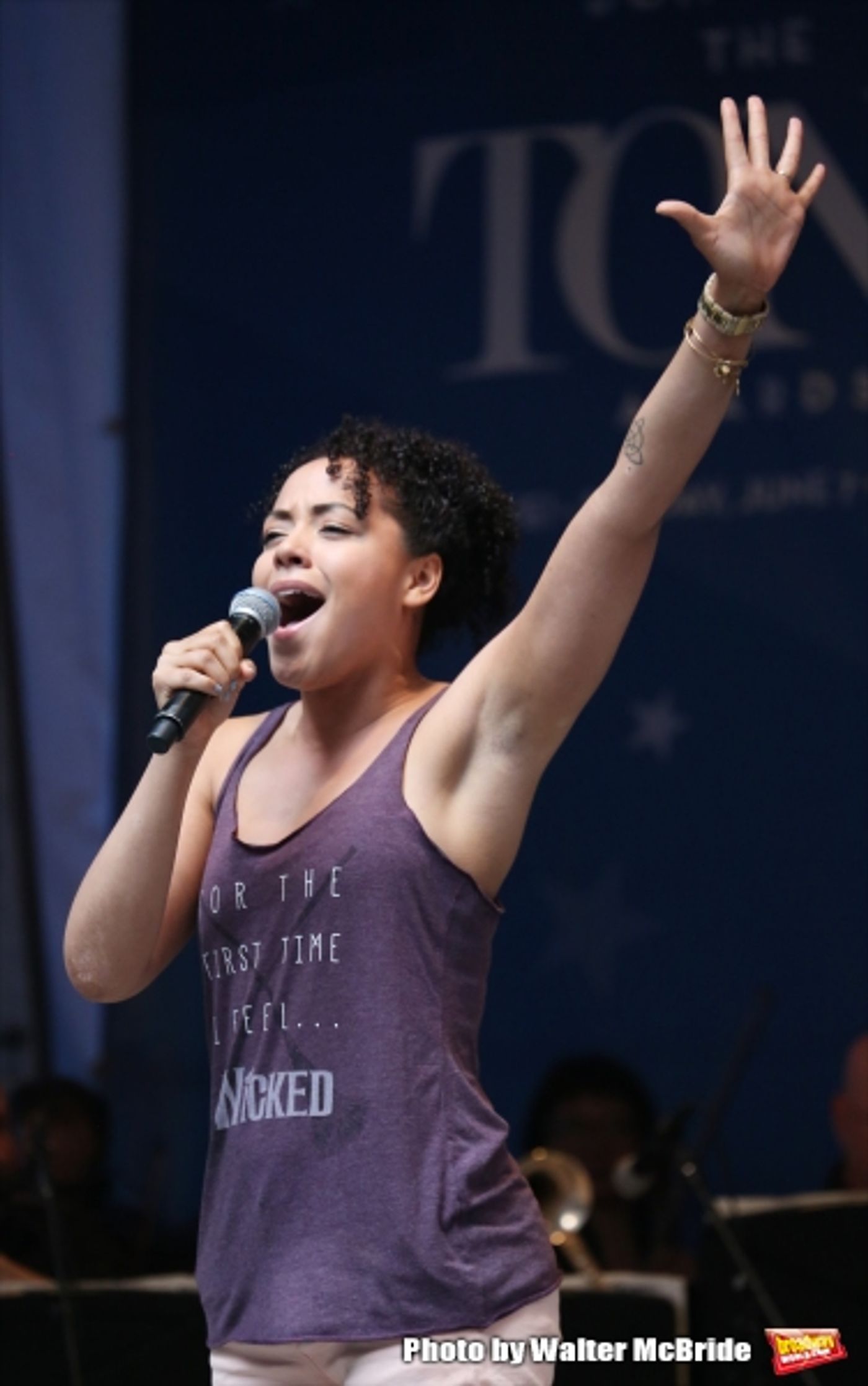 Photo Coverage: Singin' in the Street! Broadway Unites for Another Year of Stars in the Alley - Part Two  Image