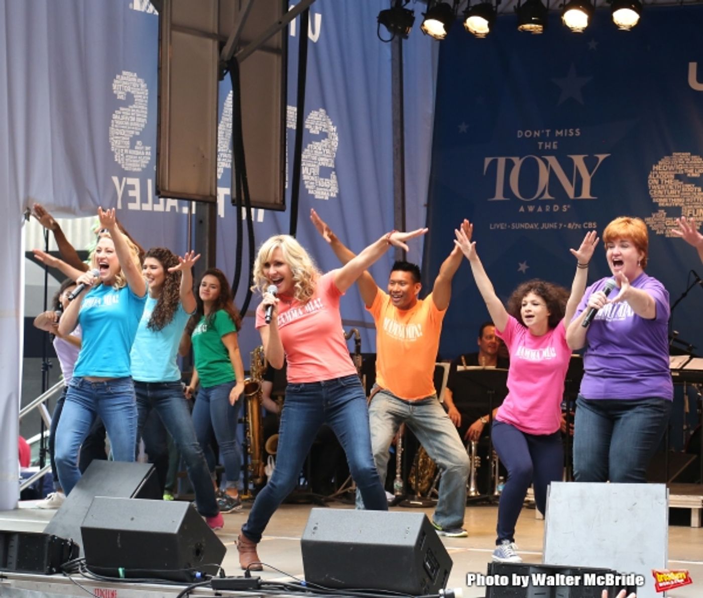 Photo Coverage: Singin' in the Street! Broadway Unites for Another Year of Stars in the Alley - Part Two Photo Coverage: Singin' in the Street! Broadway Unites for Another Year of Stars in the Alley - Part Two Image