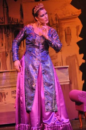 HEATHER MALROY (Helena)  Photo