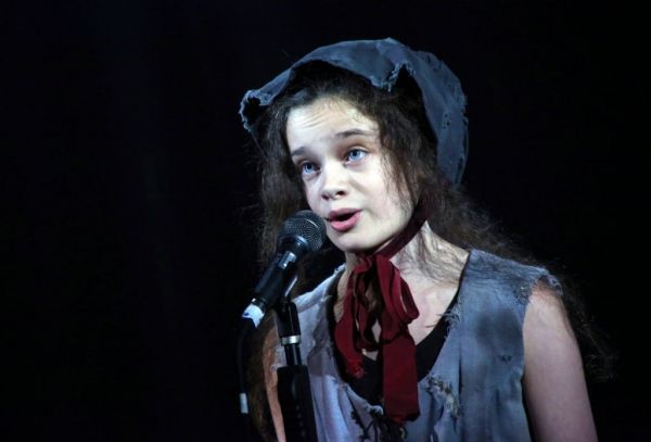Annie Tolis Photo