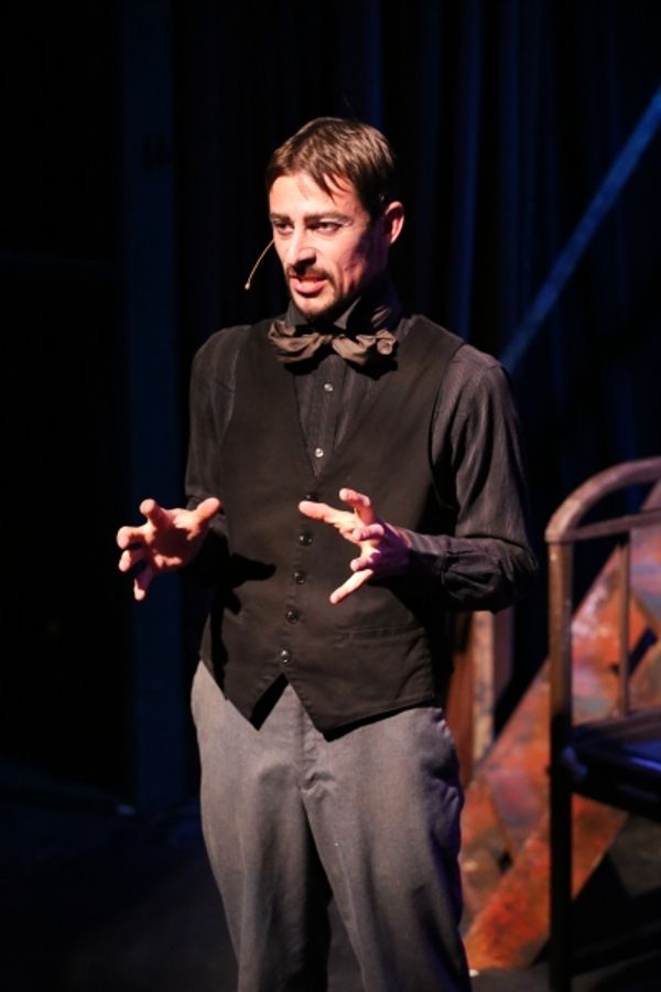 Macheath (Todd Schaefer) sings ''What Keeps a Man Alive'' Photo