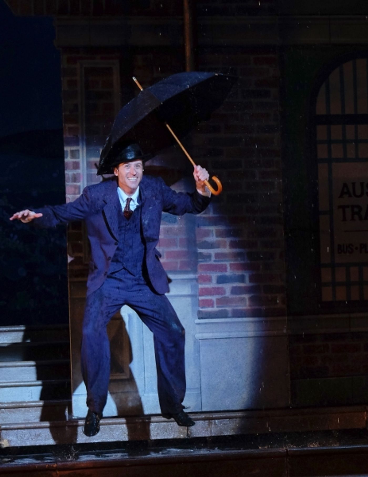 Photo Flash: First Look at San Diego Musical Theatre's SINGIN' IN THE RAIN  Image