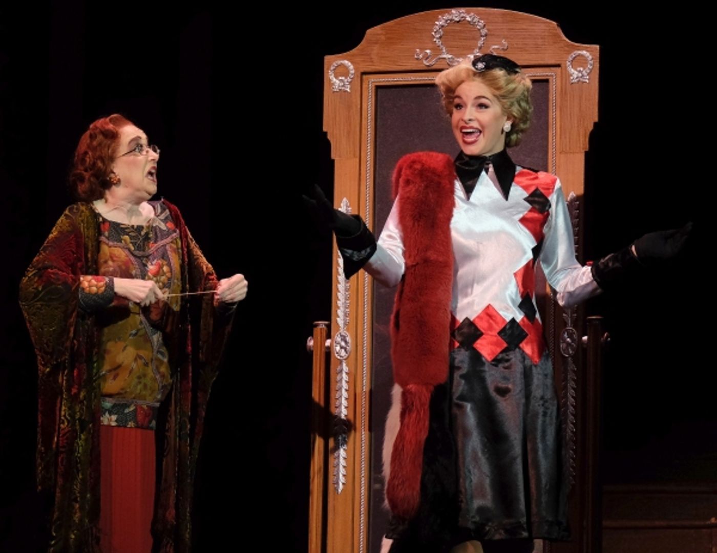 Photo Flash: First Look at San Diego Musical Theatre's SINGIN' IN THE RAIN  Image