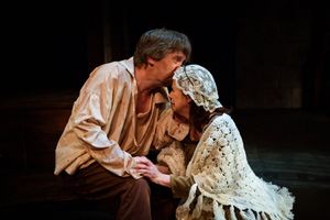 Todd Huse, as Sir Thomas More, and Laura Russell, as Lady Alice More Photo