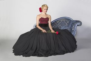 Sara Topham appears as Olivia @ BroadwayWorld Sara Topham appears as Olivia Photo