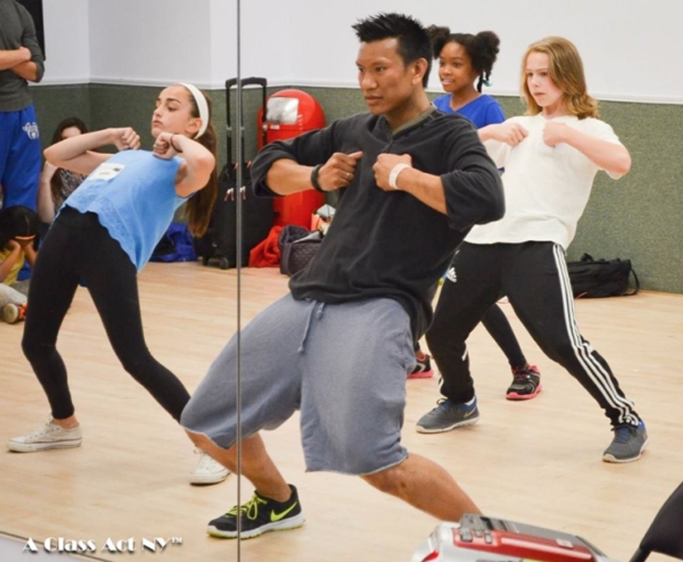 Photo Flash: ALADDIN's Adam Jacobs and Courtney Reed Teach Audition Masterclass Photo Flash: ALADDIN's Adam Jacobs and Courtney Reed Teach Audition Masterclass Image