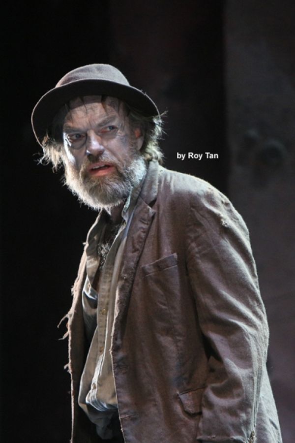 Hugo Weaving Photo