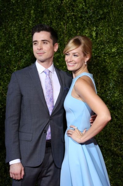 Michael Gladis and Beth Behrs Photo