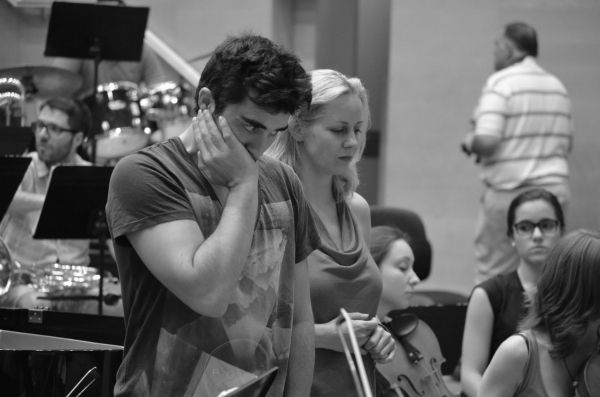 Carlos Solano y Julia Moller. Foto: Maria Aparicio Photo