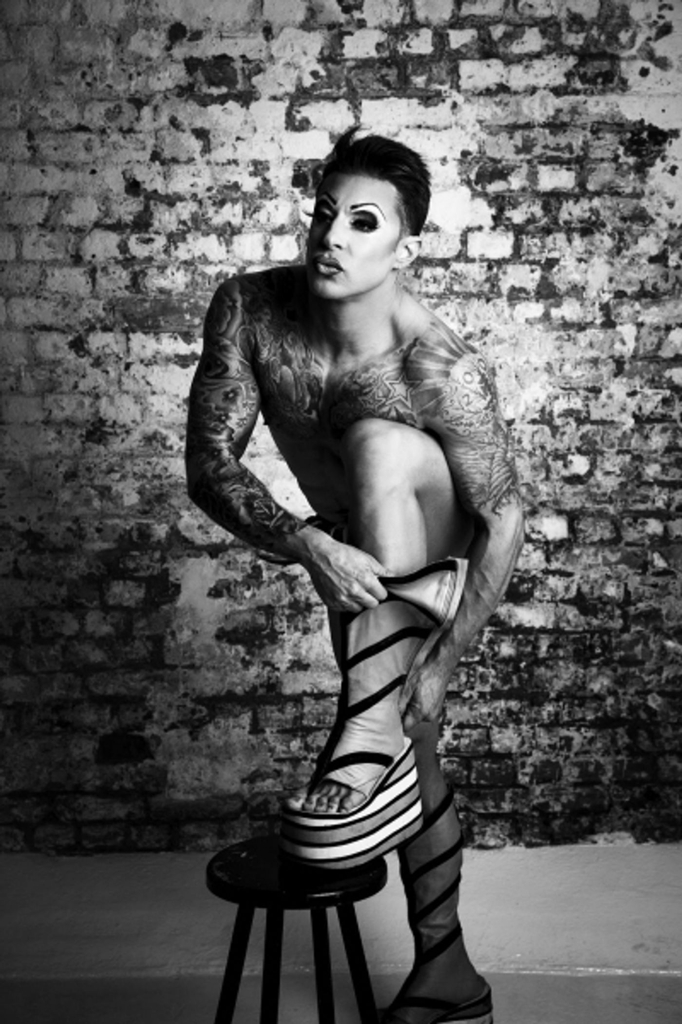Photo Flash: Duncan James Preps for PRISCILLA QUEEN OF THE DESERT UK Tour  Image