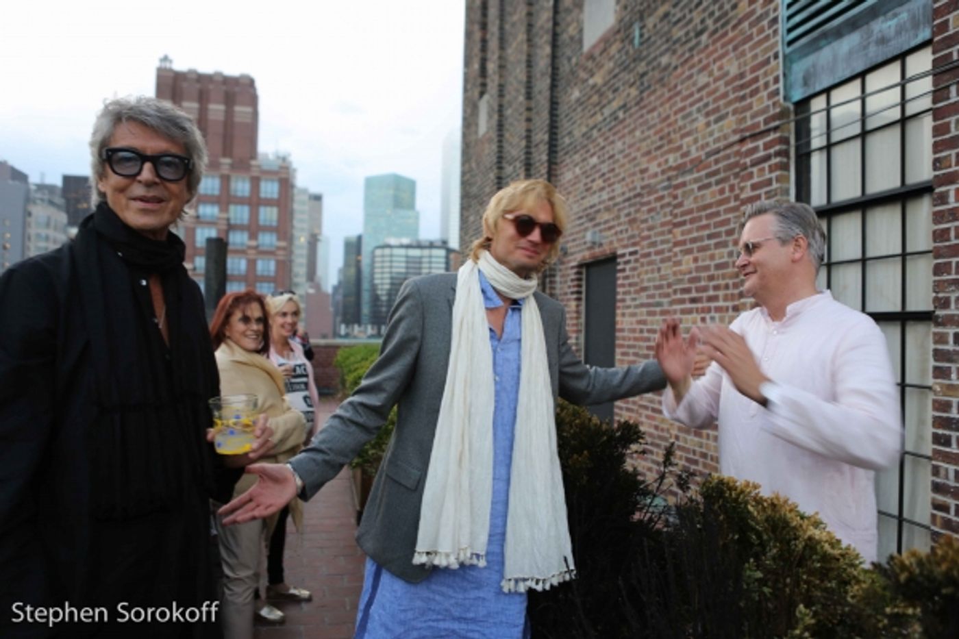 Photo Coverage: Tommy Tune Brings Home Lifetime Achievement Tony Award Photo Coverage: Tommy Tune Brings Home Lifetime Achievement Tony Award Image