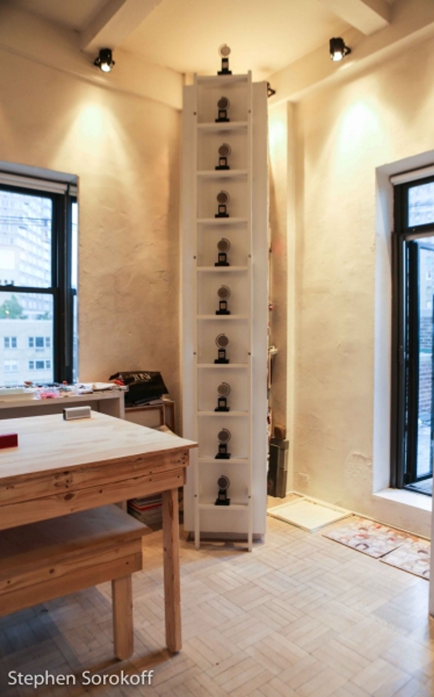 Photo Coverage: Tommy Tune Brings Home Lifetime Achievement Tony Award Photo Coverage: Tommy Tune Brings Home Lifetime Achievement Tony Award Image