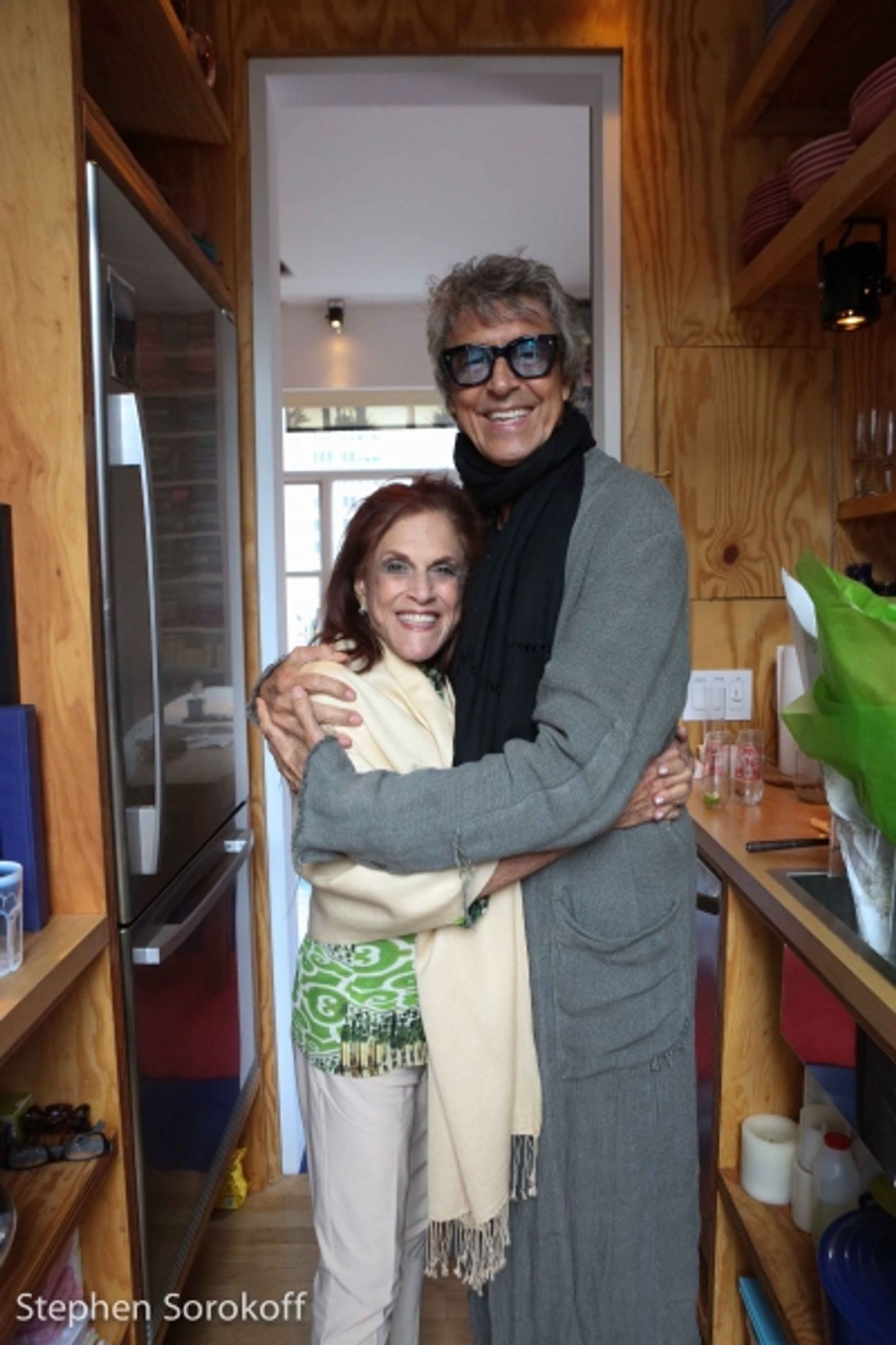 Photo Coverage: Tommy Tune Brings Home Lifetime Achievement Tony Award Photo Coverage: Tommy Tune Brings Home Lifetime Achievement Tony Award Image