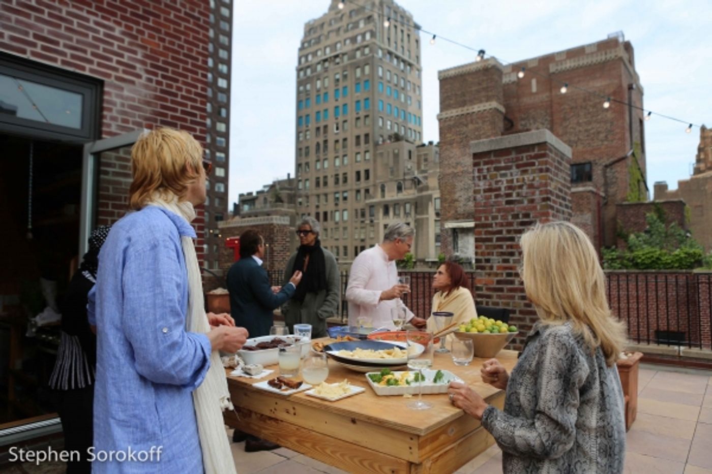 Photo Coverage: Tommy Tune Brings Home Lifetime Achievement Tony Award Photo Coverage: Tommy Tune Brings Home Lifetime Achievement Tony Award Image
