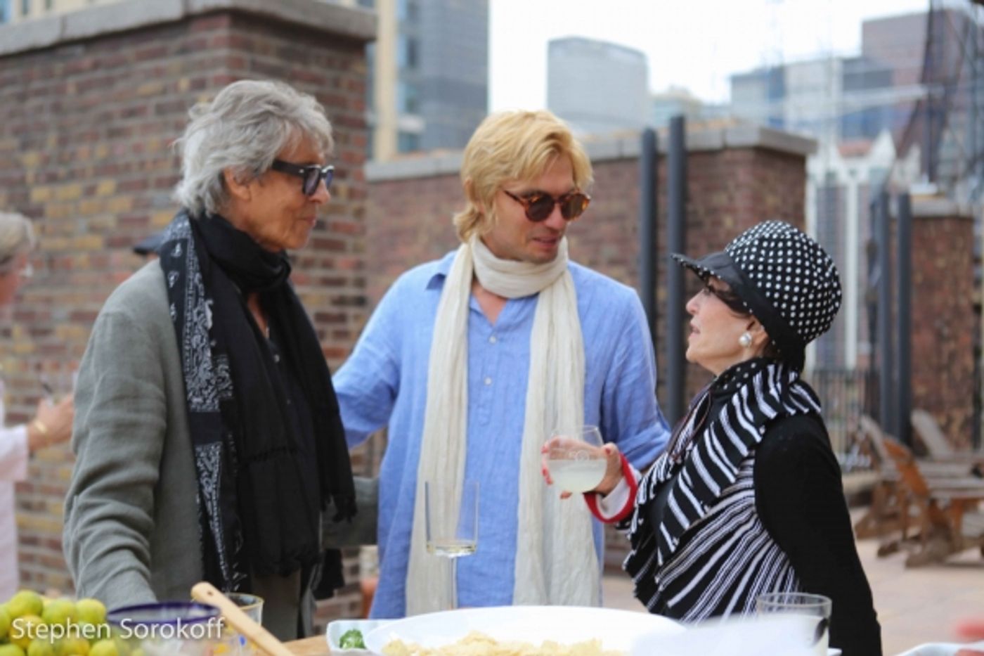 Photo Coverage: Tommy Tune Brings Home Lifetime Achievement Tony Award Photo Coverage: Tommy Tune Brings Home Lifetime Achievement Tony Award Image