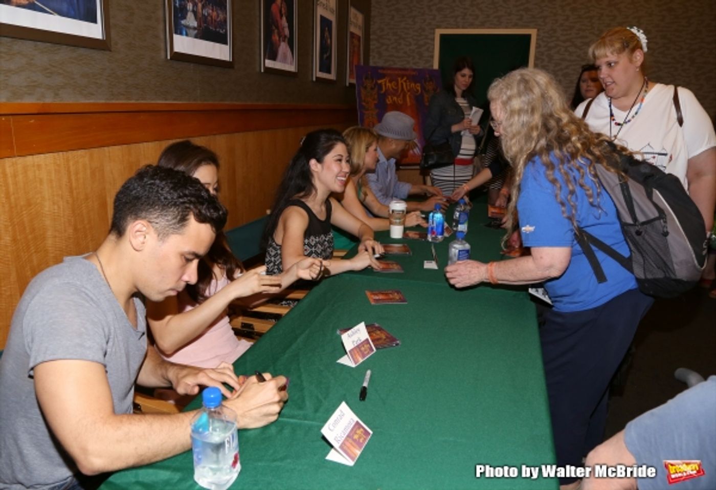 Photo Coverage: Kelli O'Hara & Cast of Broadway's THE KING AND I Sign Albums at Barnes & Noble  Image