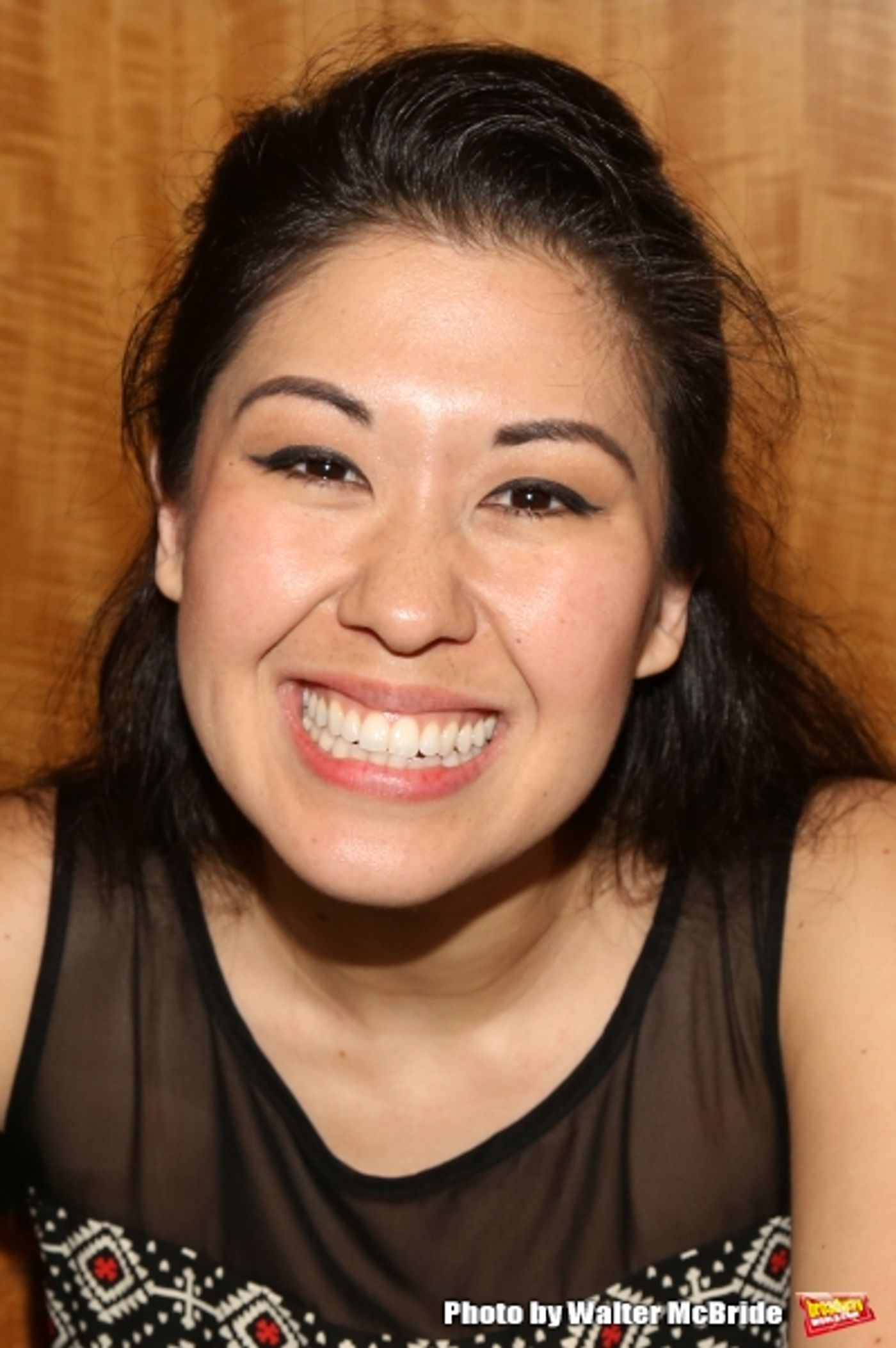 Photo Coverage: Kelli O'Hara & Cast of Broadway's THE KING AND I Sign Albums at Barnes & Noble  Image