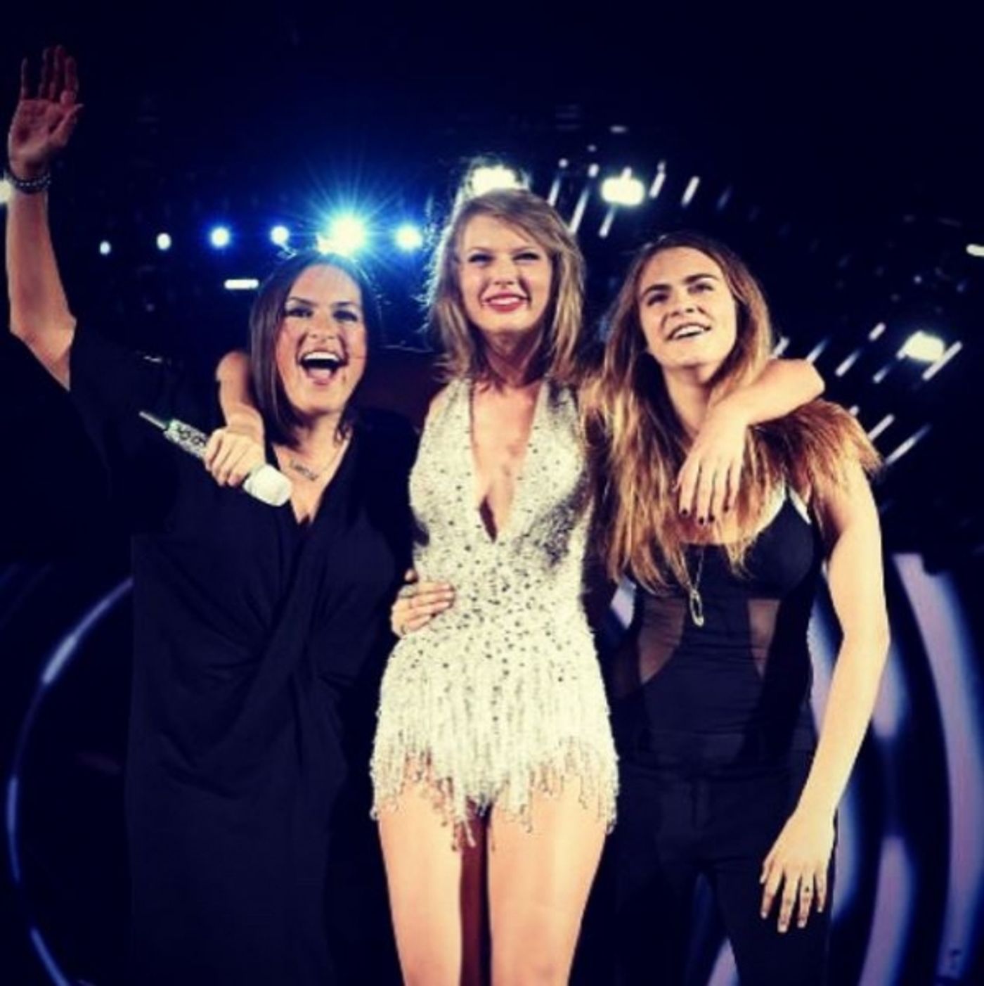 Photo Flash: Mariska Hargitay and Cara Delevigne Make Surprise Appearance at Taylor Swift's 1989 Tour  Image