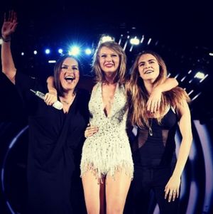 Mariska Hargitay, Taylor Swift, Cara Delevingne Photo
