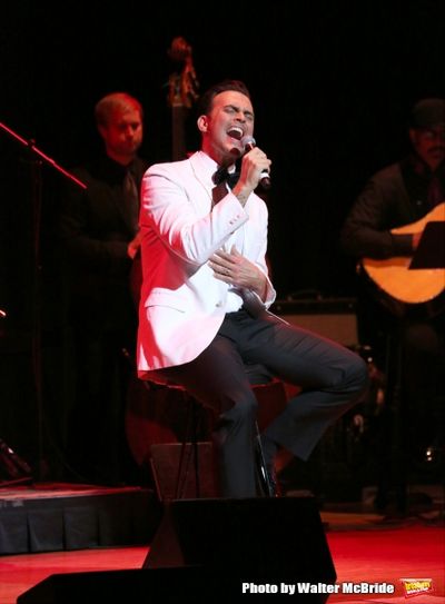 Cheyenne Jackson Photo