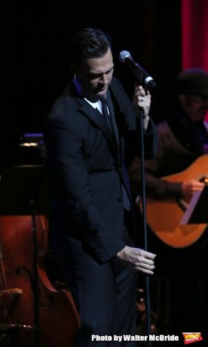 Cheyenne Jackson Photo