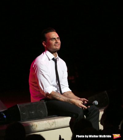 Cheyenne Jackson Photo