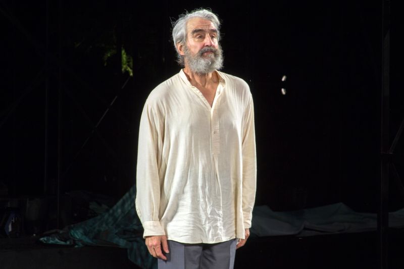 Photo Coverage: THE TEMPEST Cast Takes Opening Night Bows in Central Park! — photo 8 of 36